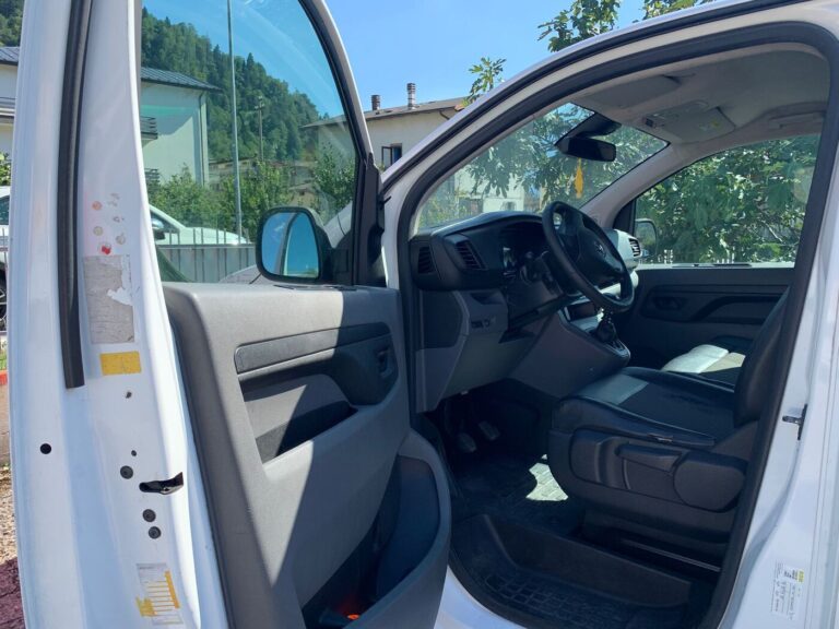 Opel Vivaro – foto 7 di 7