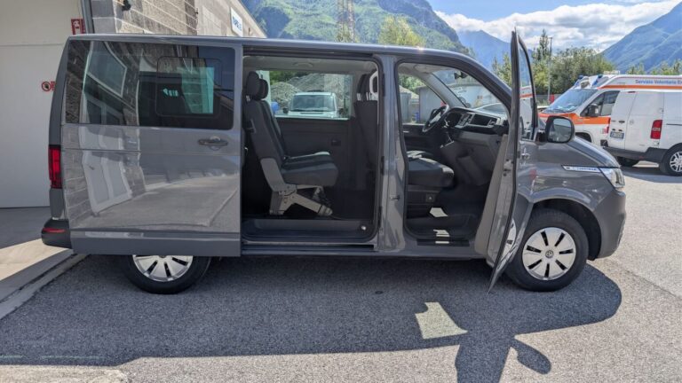 Volkswagen Caravelle – foto 6 di 11