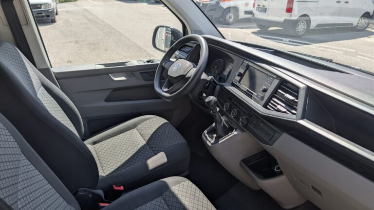 Volkswagen Caravelle – foto 9 di 11