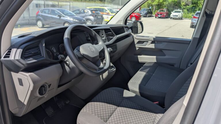Volkswagen Caravelle – foto 10 di 11